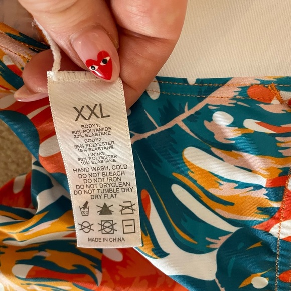 Full piece floral bathing suit - Picture 5 of 5